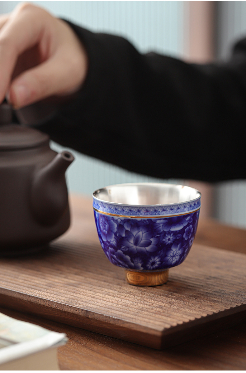 Tasted silver gilding of blue and white porcelain cup sample tea cup silver cup of jingdezhen ceramic kung fu tea tea master cup tea cup