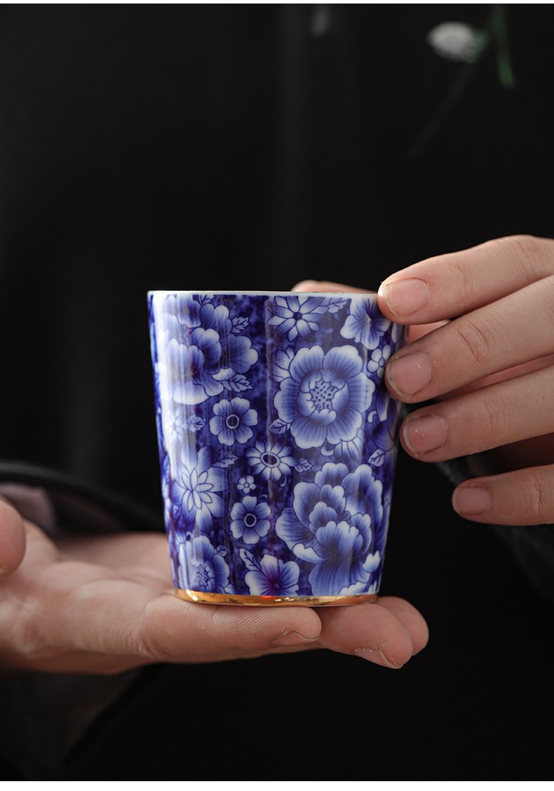 Tasted silver gilding of blue and white porcelain cup sample tea cup silver cup of jingdezhen ceramic kung fu tea tea master cup tea cup