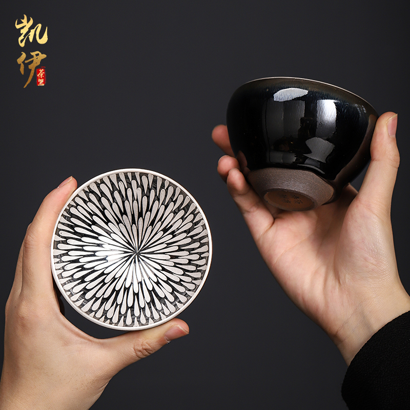 Jianyang sharply glaze coppering. As YinJian lamp that pure manual trace silver tea oil droplets flowers, iron tire ceramic tea cup tea cups