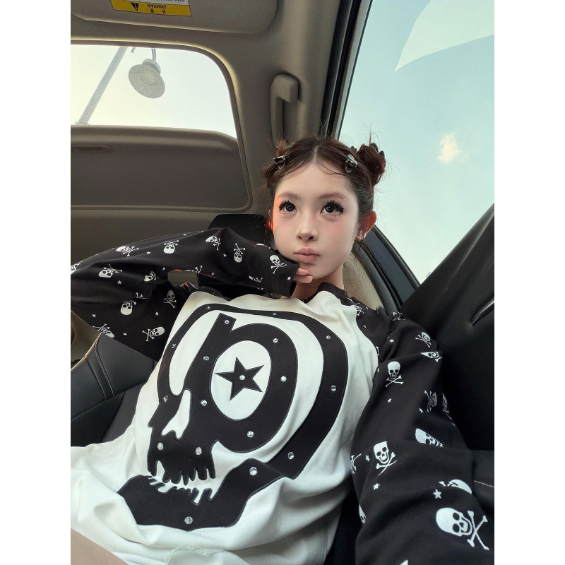Unisex Dark Style Embroidered Skull Print Raglan Sleeve Round Neck T-Shirt Versatile Long Sleeve Fitted Top
