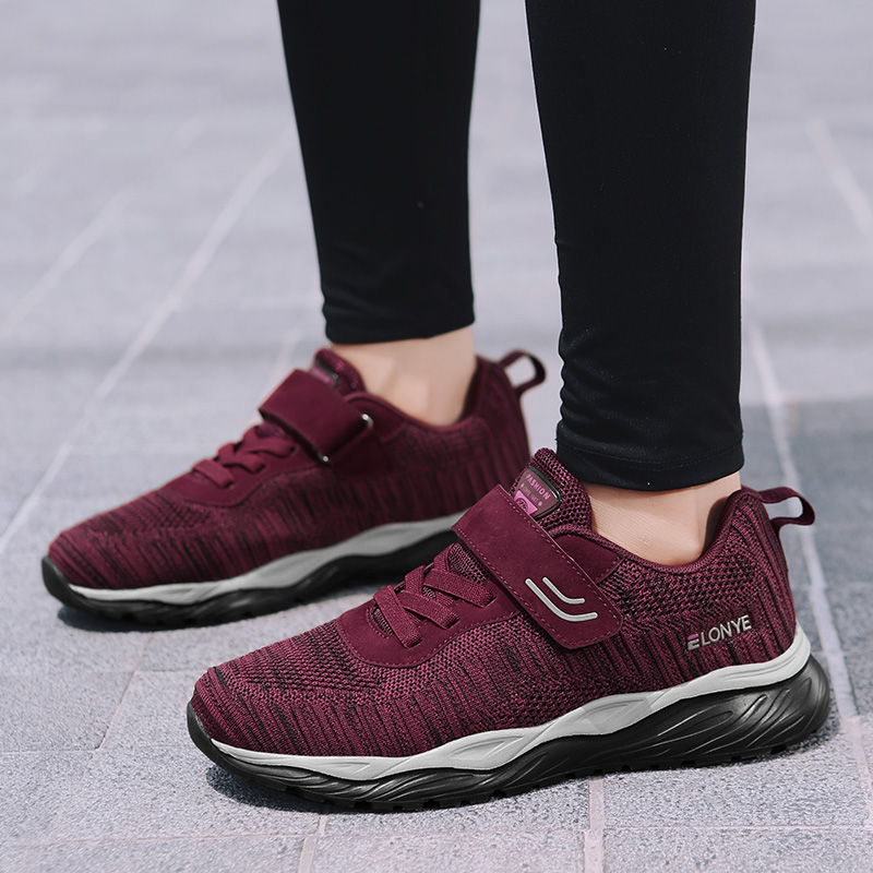 Autumn elderly shoes women's comfortable lightweight non-slip soft-soled elderly shoes women's casual mother sports middle-aged and elderly walking shoes