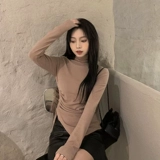 Белый цветной трикотажный демисезонный лонгслив, в западном стиле