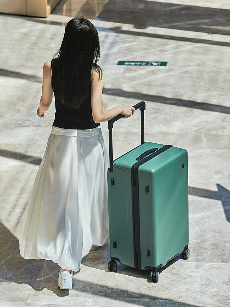 Wide Handle Suitcase for Women, Large Capacity, New Model 2024inch Carry-On Luggage, Travel Combination Lock Suitcase, Business Men's 24-Inch