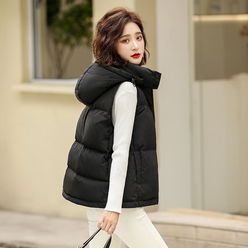 High Van black down jacket Machia woman outside wearing short section Korean version Lianhood 2021 New winter horse clip jacket tide