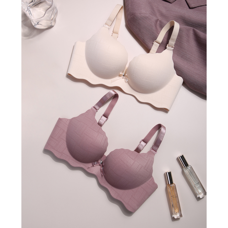 Wei Miyu seamless underwear women's small breasts gather thickened beautiful back bra to collect vice breasts show big no steel ring underwear set