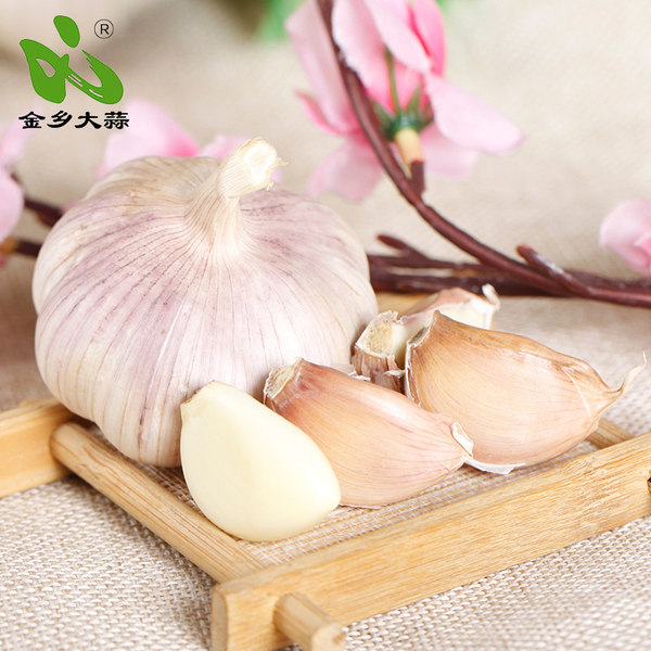 金乡大蒜 紫皮富硒大蒜 5厘米直径 5斤 天猫优惠券折后¥14.8包邮(¥24.8-10) 金乡大蒜 紫皮富硒大蒜 5厘米直径 5斤 天猫优惠券折后¥14.8包邮(¥24.8-10)