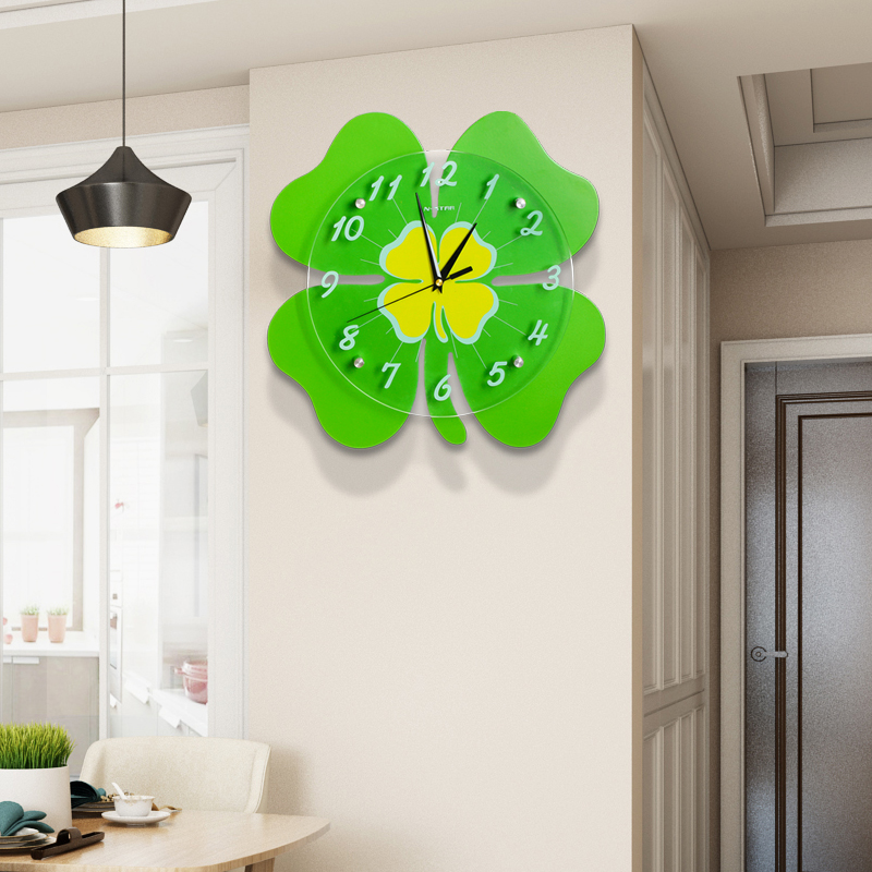 Four-leaf clover cute cartoon bedroom decoration mute wall clock modern minimalist fashion living room wall watch home clock