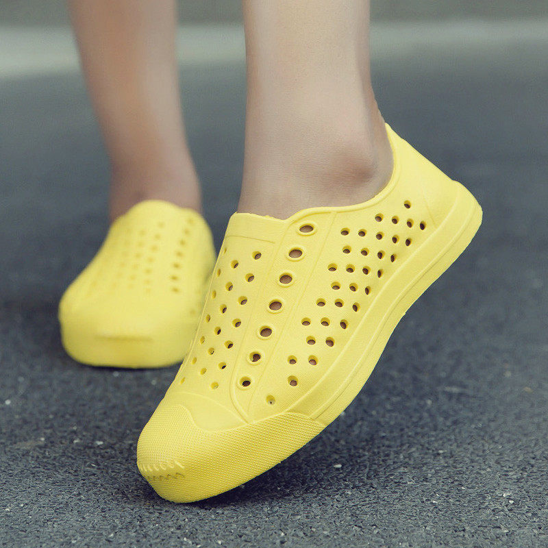 dép lỗ đi biển, đi phượt chống chịu nước, chống trơn trượt