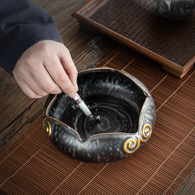 Creative ashtray vintage Japanese character ceramic ashtray home office gold glaze rust off large living room