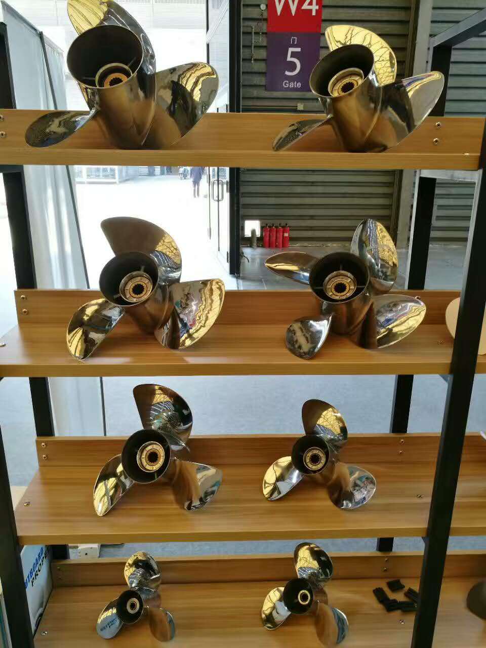 Mountain leaves 85 horsepower stainless steel propeller Mountain leaves 115 horsepower stainless steel propeller