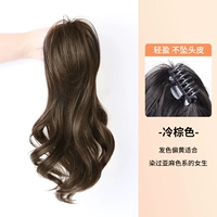 Милый коричневый хвостик