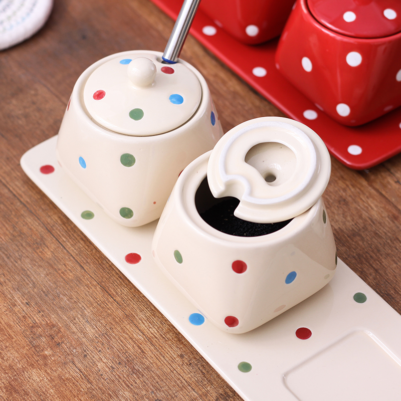 A Wave of creative ceramic seasoning as cans suit household necessities MSG jar with spoons condiment bottles of kitchen utensils
