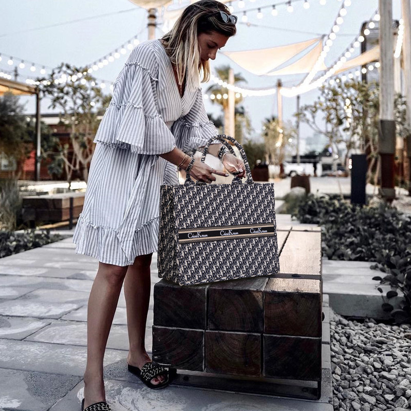 ChaisKrom Tot Bag Single Shoulder Bag Woman Travel Bag Bag Woman Large Capacity Handbag 2023 New Women's Bag Tide 