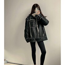 Wei Yanni Santa Rita 2021 autumn and winter new solid color thick long sleeve Lamb hair locomotive coat women