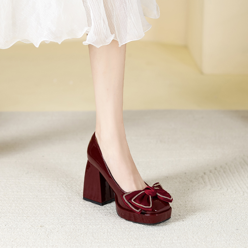 Small-Sized Bow-Knot High-Heeled Shoes with Thick Heels, Red Waterproof Platform Wedding Shoes, 2026 Autumn New French Patent Leather Single Shoes
