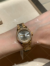 Швейцарские наручные часы rolex 劳力士日志型18ct黄金钻石圆盘恒动女士自动机械腕表28mm