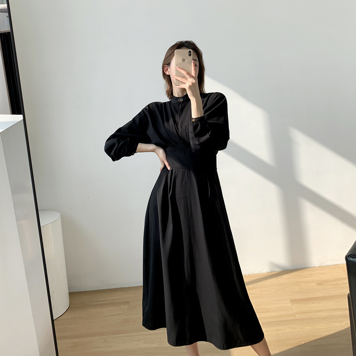 Guoge custom black dress women's autumn 2022 new long-sleeved stand-up collar French retro waist midi skirt