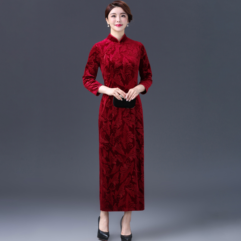 Spring and autumn festive mother-in-law wedding gown Noble Wedding Mother Dress the Atmospheric Middle Aged Golden Velvet Qipao Dress