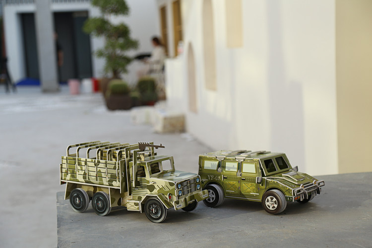 3D puzzle model assembled children's educational toys for men and women military off-road vehicles