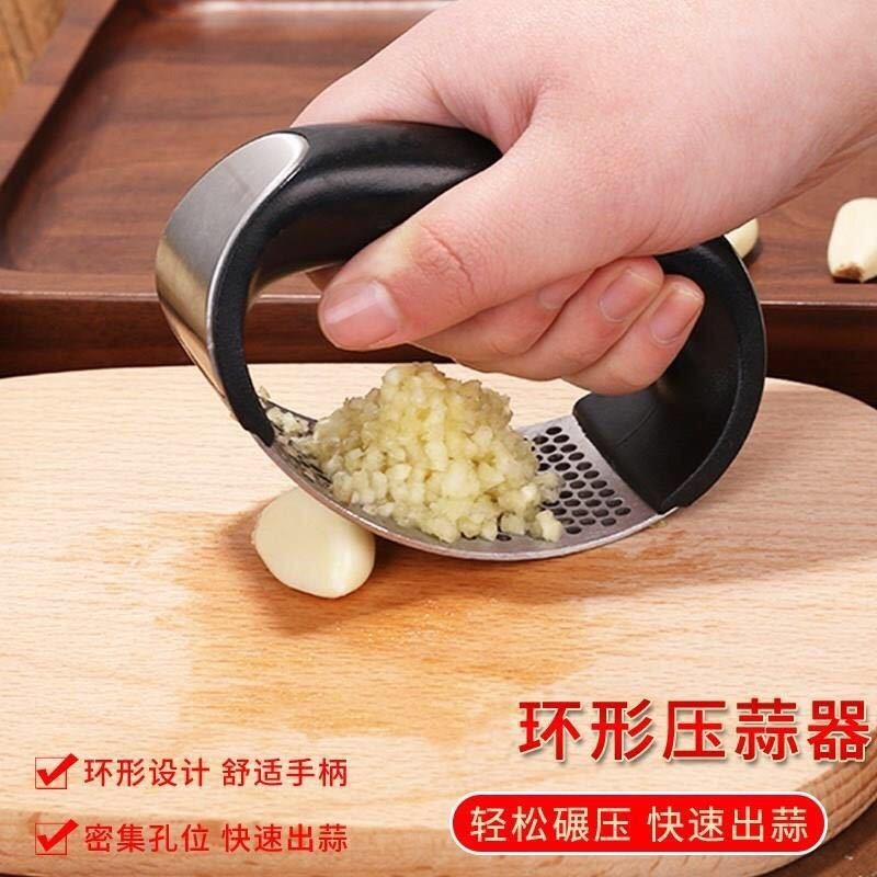 304 Stainless Steel Manual Ring Press Garlic Garlic Garlic Mashed Garlic Mashed Garlic Mashed Garlic Mashed Garlic Household Kitchen Slapping Garlic Tools