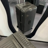 Универсальный сверхлегкий износостойкий чемодан