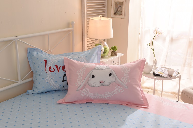 Bông đỏ phim hoạt hình bốn mảnh bông trẻ em bộ đồ giường người đàn ông chăn đại học ký túc xá ba mảnh chăn ga gối