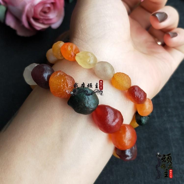 Natural colorful gobi agate original stone hand chisel Alxa hand string wine red sugar heart raisin red green yellow strange stone