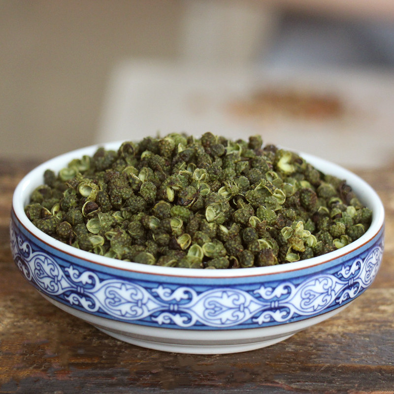 Yunnan specialty Dali new wild green pepper dried hot pot soup bottom products fish seasoning sesame pepper edible non-powder