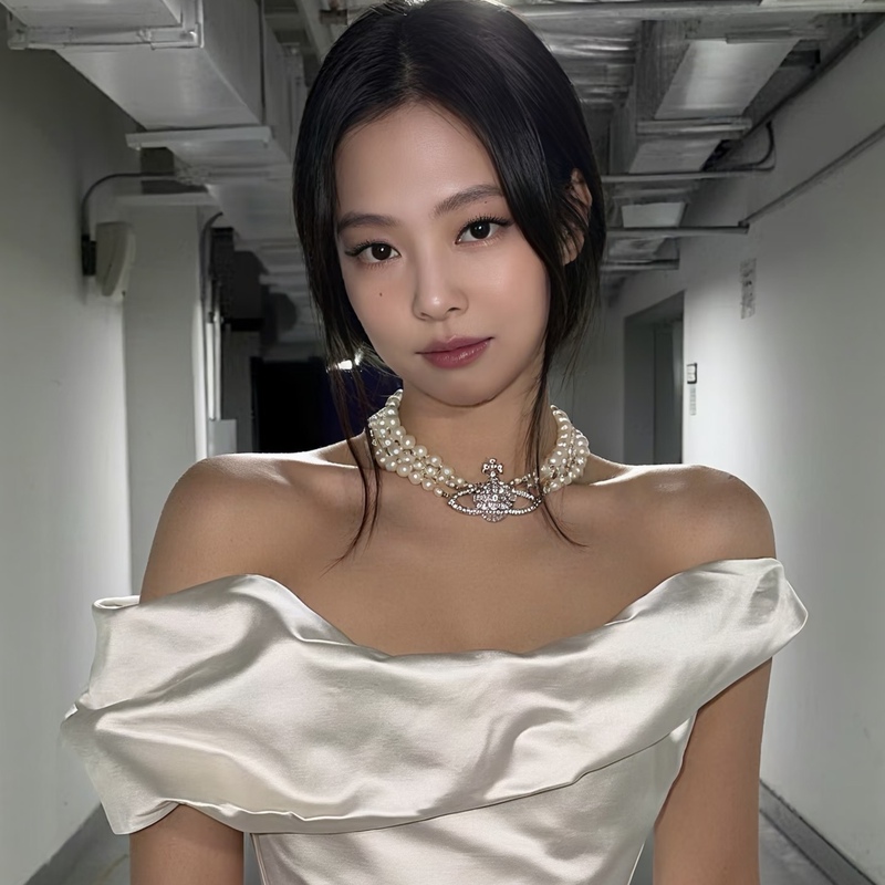 Meng Jennie's Same Style Empress Dowager Three-Layer Pearl Saturn Full Diamond Necklace Retro Exaggerated Clavicle Chain Choker
