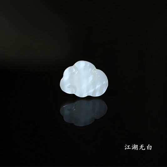 Natural white shells minimalist anti-walk light neckline brooch buttoned with atmosphere cardioliny collar Cloud doodle male and female