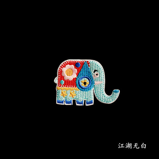 Japanese and Korean handmade elephant cute animal embroidered chest needle cloth cartoon with T-shirt clothing needle accessory