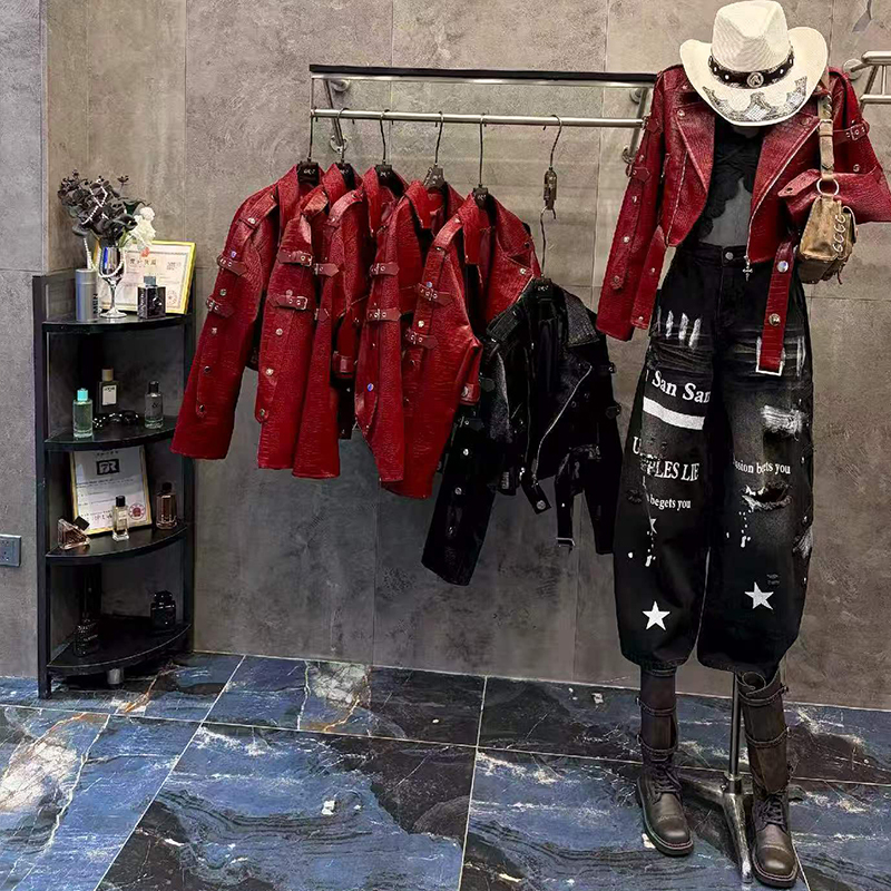 Elegant Ladylike Suit-Style Crocodile-Pattern Motorcycle Pu Leather Jacket for Women, Autumn Belted Button-Up Short Jacket with Epaulettes Elegant Ladylike Suit-Style Crocodile-Pattern Motorcycle Pu Leather Jacket for Women, Autumn Belted Button-Up Short Jacket with Epaulettes