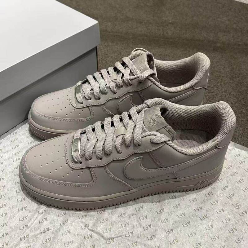 Nike Air Force 1 Nike Genuine Air Force Breathable Low-Top Casual Sneakers for Men and Women Ih1698-001