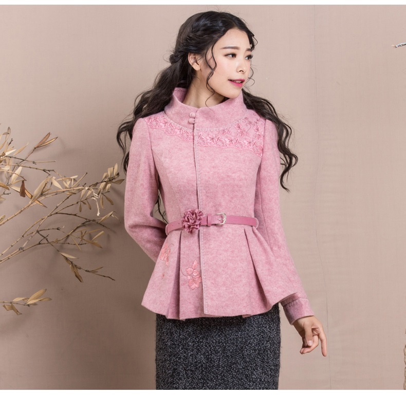 Mùa thu và mùa đông mới của phụ nữ khí chất eo đứng cổ áo thêu vành đai áo khoác len áo dạ nữ dáng lỡ