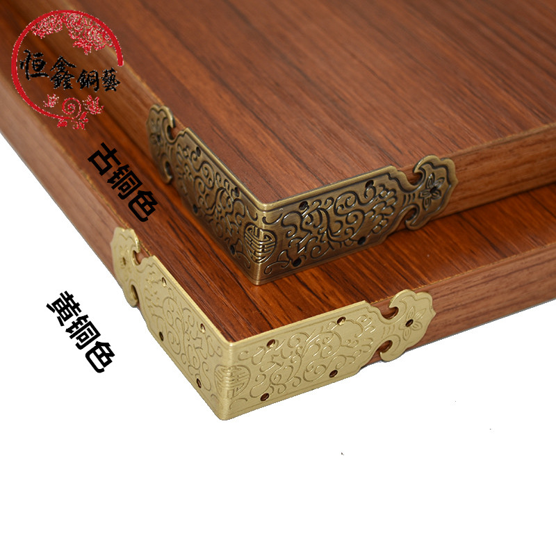Pure copper thickened Zhangmu Case 90 degrees Right Angle Chinese Wood Case Decorative Corners Copper Wrap Corner Hardware Furniture Furniture Accessories