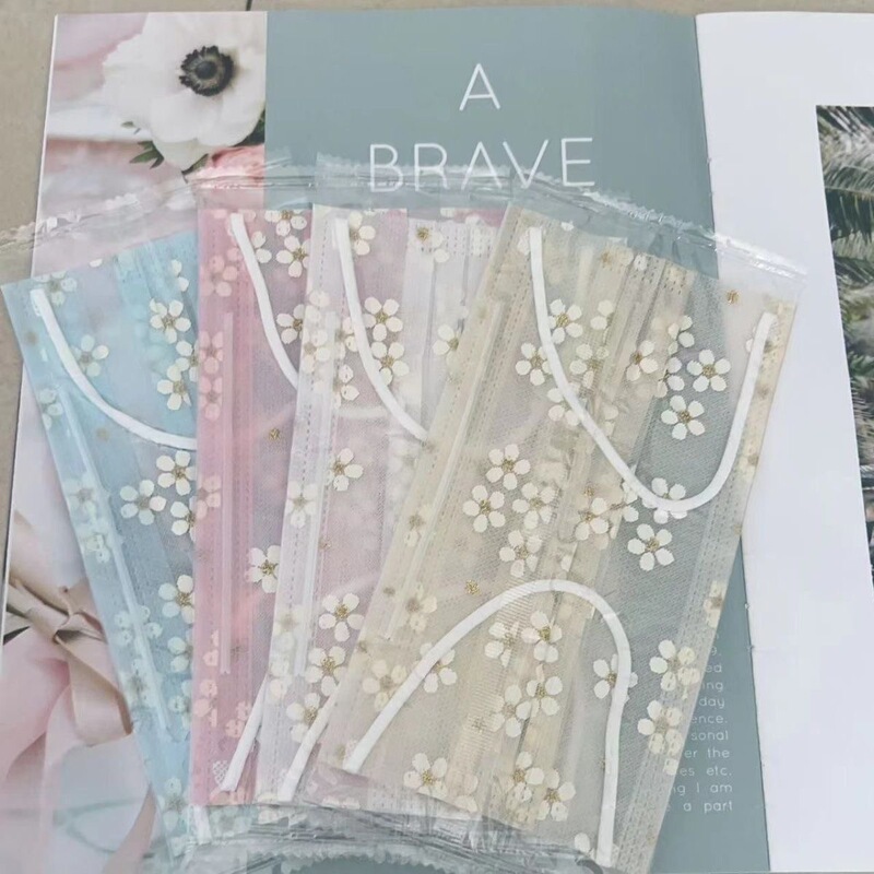 【40 Pieces】Disposable Mesh Masks, One Layer of Mesh + Two Layers of Fabric, Breathable Style, Light Yellow Cherry Blossom, Cute Three-Layer Design