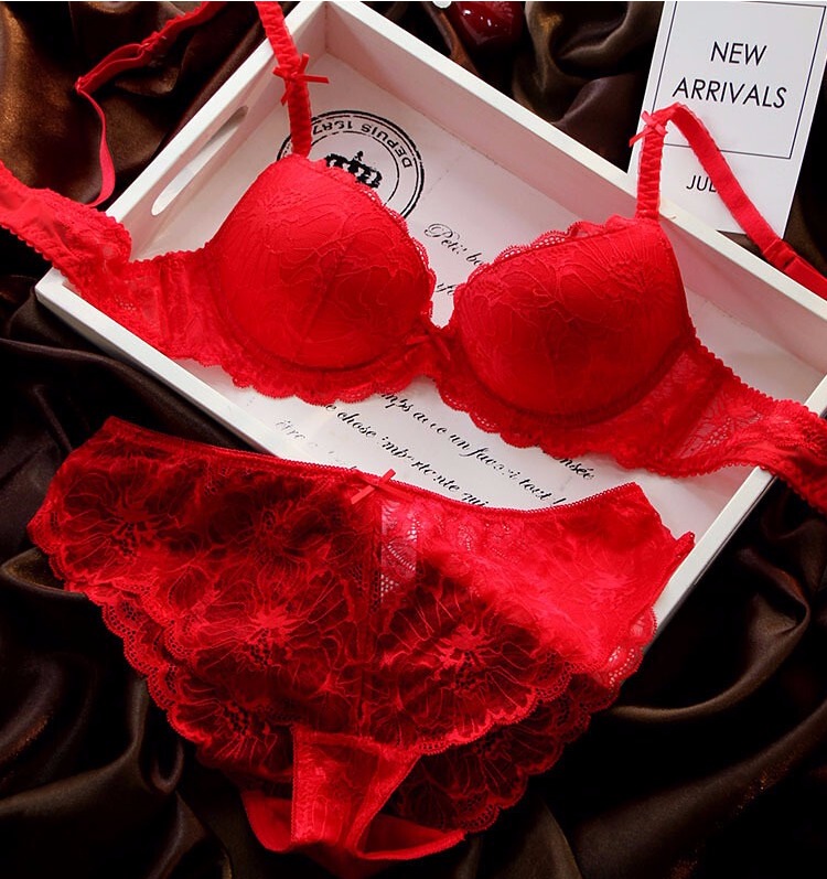 Summer New Sexy Bra Set Lace Small Chest Push-Up Red Wedding Lingerie for Women, Thin on Top and Thick on the Bottom Summer New Sexy Bra Set Lace Small Chest Push-Up Red Wedding Lingerie for Women, Thin on Top and Thick on the Bottom