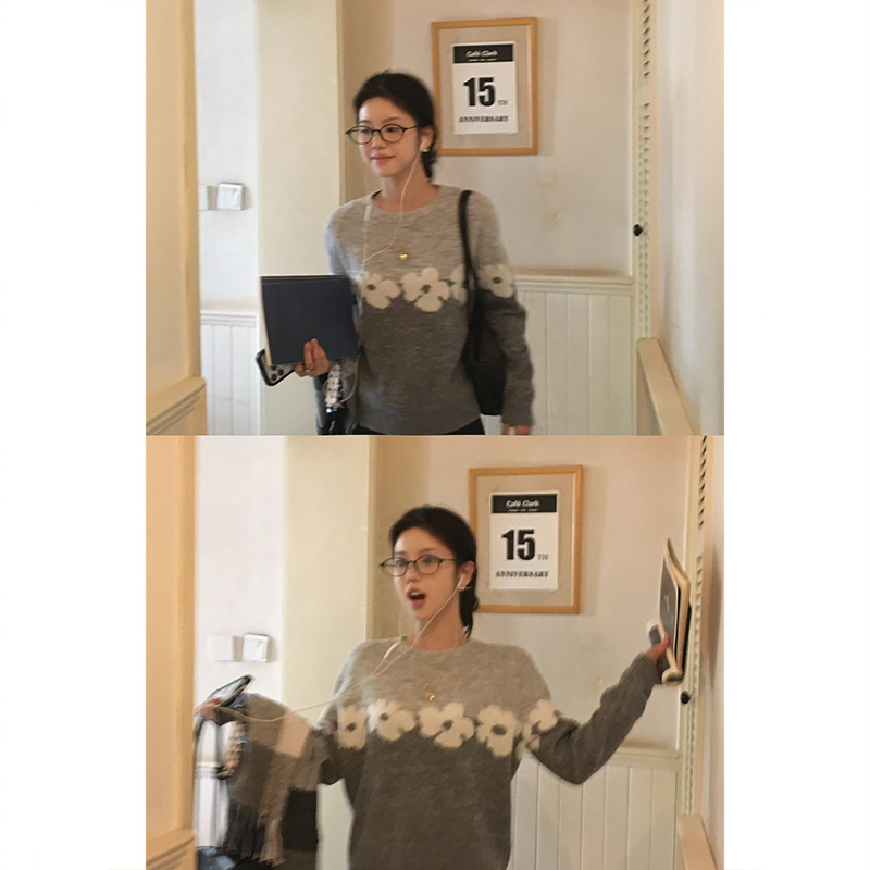 Tuuuh Picture Book【Mist Flower Shadow】Gray Gradient Floral Jacquard Crew Neck Sweater for Women, Autumn Soft Knit