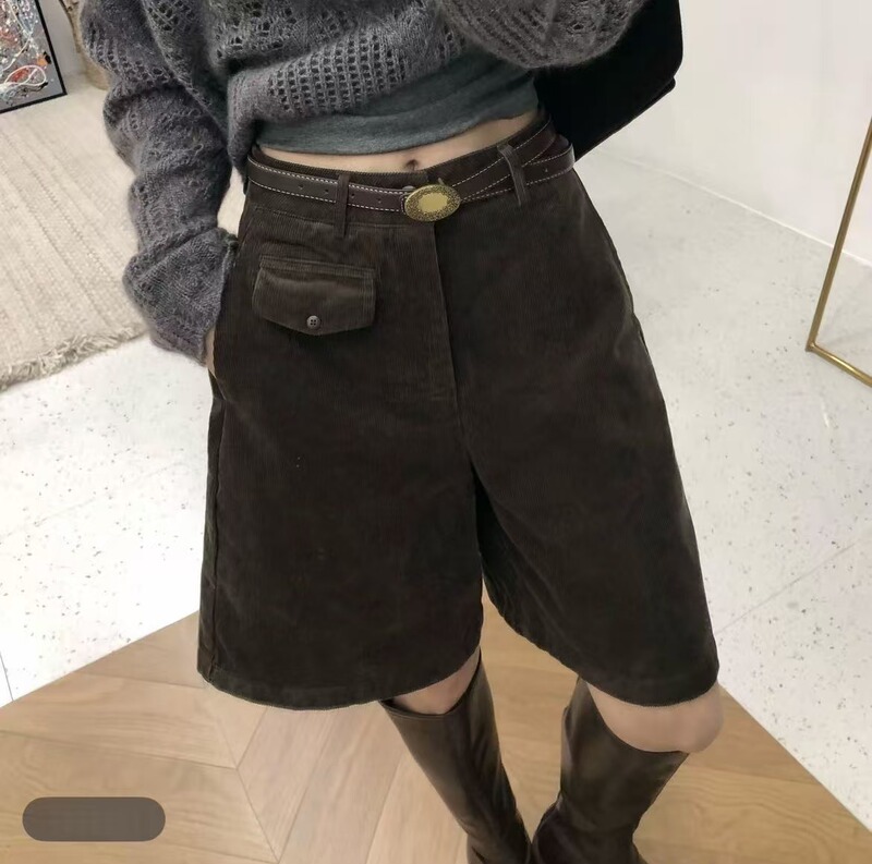 Vintage Old Money Style Straight Corduroy Shorts for Women, Mid-Length, 2026 Autumn and Winter, Versatile Loose Fit, Five-Point Shorts with Belt