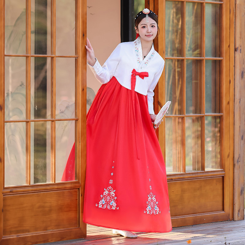 Korean Traditional Clothing, Ancient Costumes, Korean Ethnic Traditional Costumes, Dae Jang Geum, Yanbian, Korean Photo Shoots, Dance Costumes, Yanji Photography, Stage