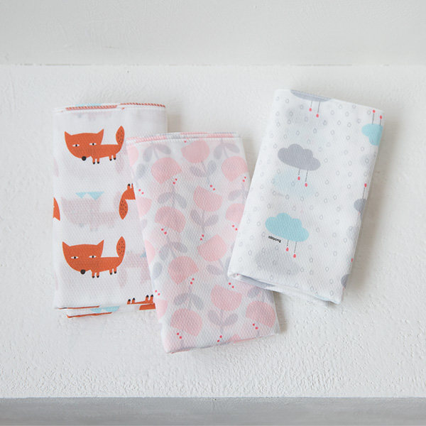 (spot)South Korea imported non-fluorescent infant bib fashion triangle towel baby saliva towel handkerchief