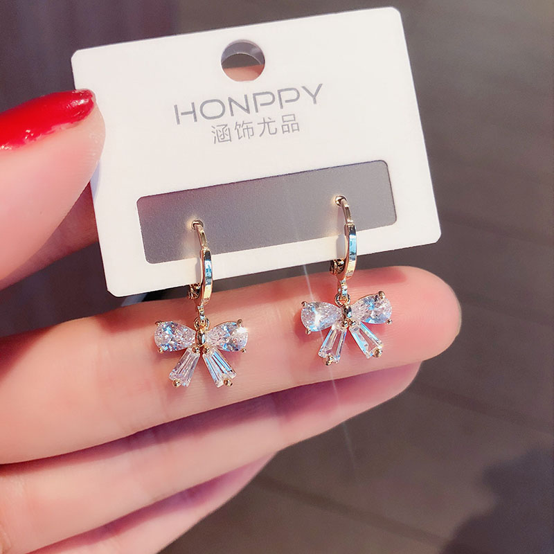 Dongdaemun bow zircon earrings temperament short ear pin female personality Korean fashion all-match tide net red ear buckle