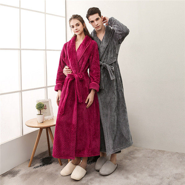 Autumn Winter Thickened Flannel Couple Sleeping Robes Men's And Women's Long Versions Bathrobe Coral Suede Bathing Suit with a large size and a large size.