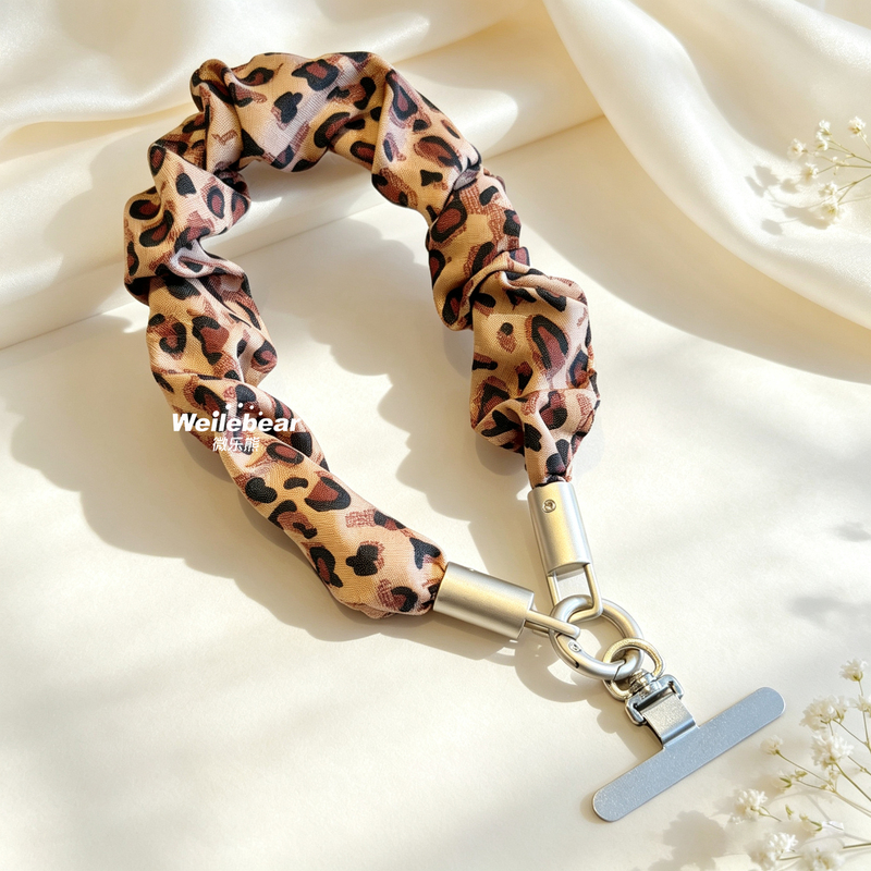 Trendy Leopard Print Pleated Fabric Phone Lanyard Wrist Strap Short Chain Anti-Lost Hand Strap Personalized High-End Accessory