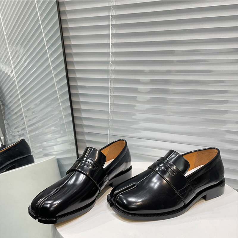 High version tabi split-toed shoes leather flat-bottomed loafer shoes female British style pig's trotters small leather shoes men
