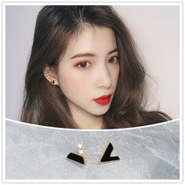 925 Pure Silver V Letter Earrings Earrings Woman Personality Temperament Brief About 100 Hitch Anti Allergy Tide Black 2021 New Pop