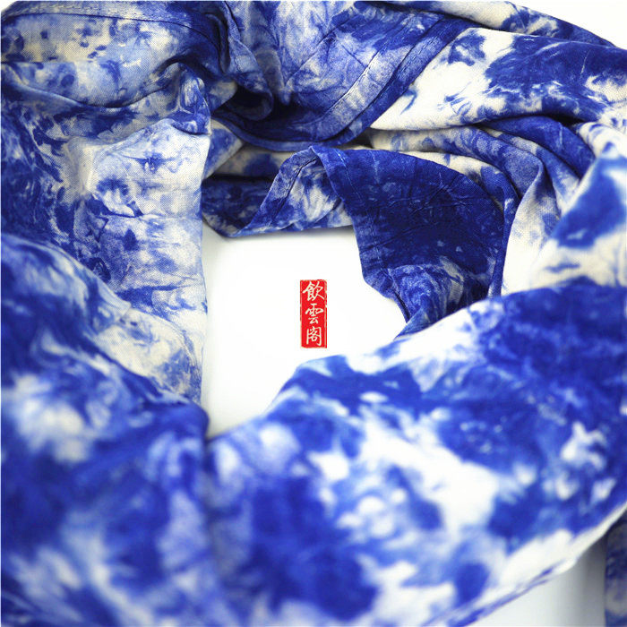 Yunnan specialty Dali Bai nationality hand-dyed natural dye Banlangen plant ash tie-dye square scarf