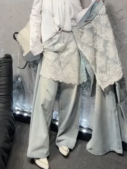 景倩妮韩系蕾丝屁帘设计直筒牛仔裤2025年春季新款高腰显瘦阔腿裤