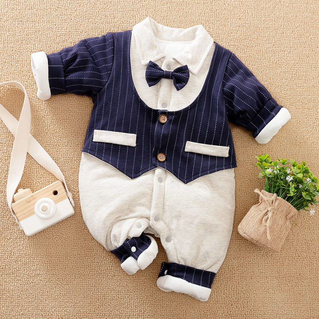 Super cute baby late autumn clothing male baby centenary feast clothes autumn and winter style hundred days winter plus cotton foreign style trendy handsome