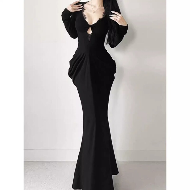 Elegant Hollow-Out Dress That Accentuates the Bust, 150kg Socialite-Style Sexy Waist-Cinching Dress That Enhances the Figure and Exudes Elegance, Plus-Size Long Little Black Dress